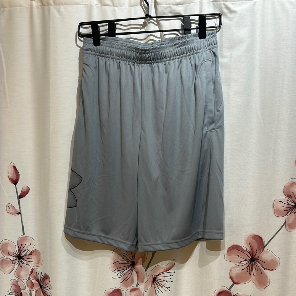 NWT UNDER ARMOUR  Men’s Gray Shorts Size Small